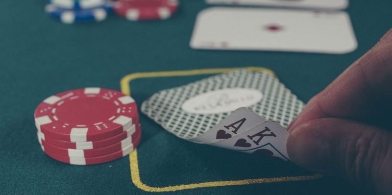 m9 boss ပလက်ဖောင်းတွင် Live Casino နှင့် Sports Betting ကို Myanmar ကစားသမားများ ကစားနေသည့် မြင်ကွင်း